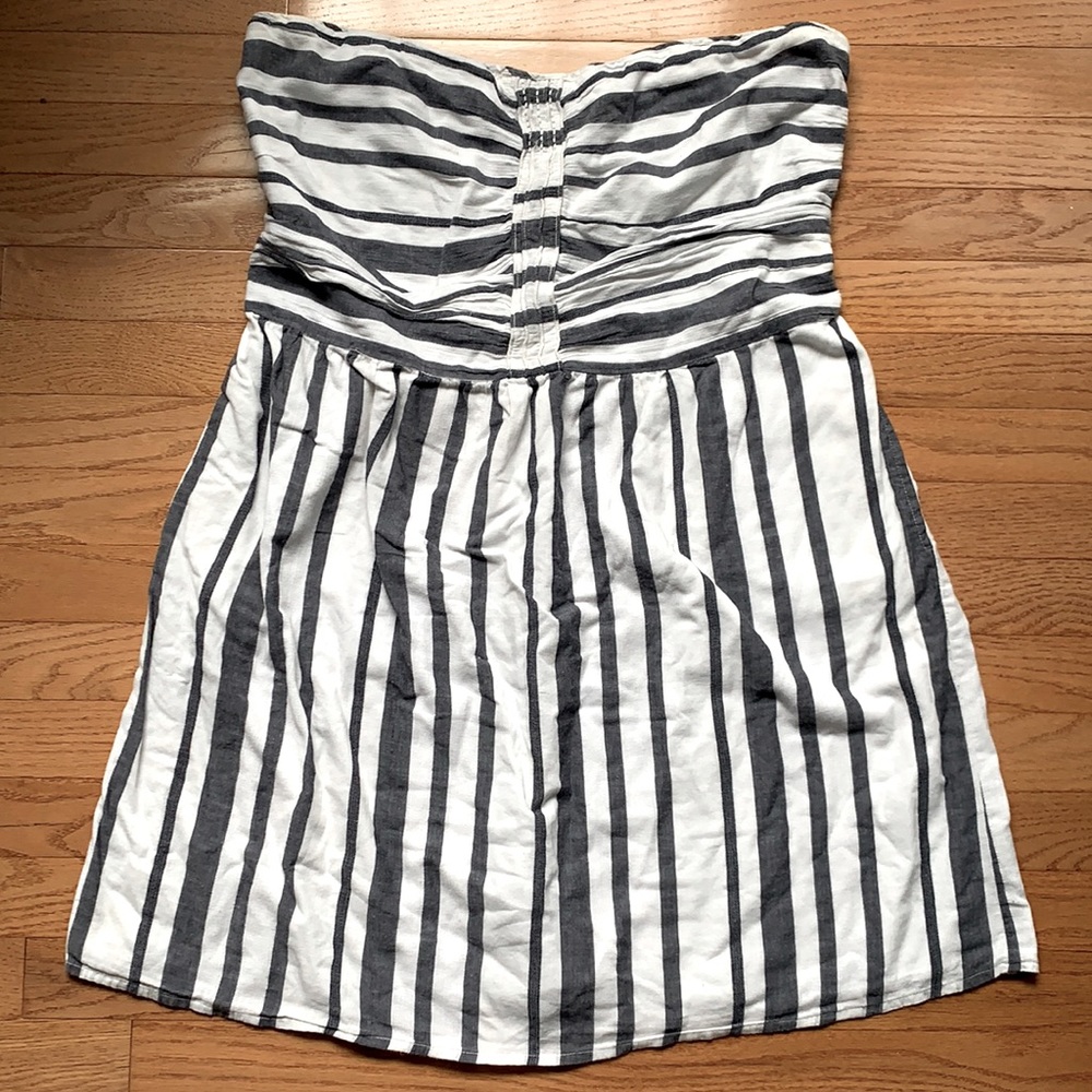 Gap gray and white sundress